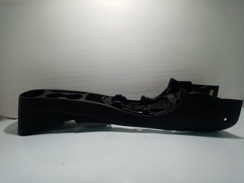 Recambio de consola central para hyundai i20 i (pb, pbt) 1.1 crdi referencia OEM IAM 846104P100RY  