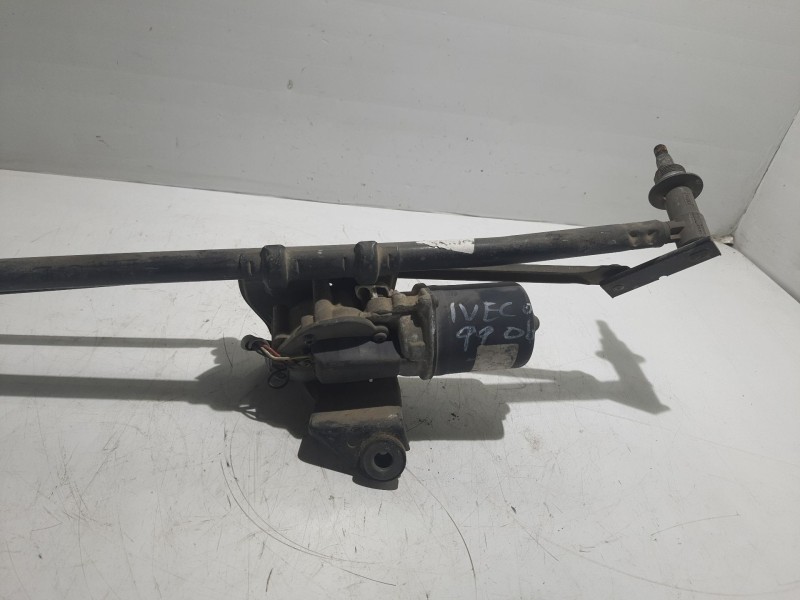 Recambio de motor limpia delantero para iveco daily caja cerrada (1999 =>) referencia OEM IAM 53556502  