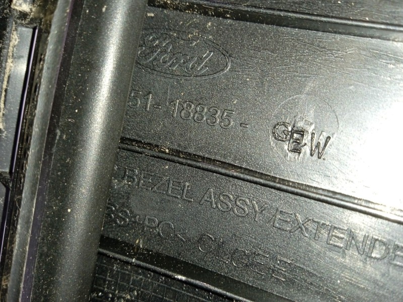 Recambio de moldura para ford focus iii 1.6 ti referencia OEM IAM BM5118835  