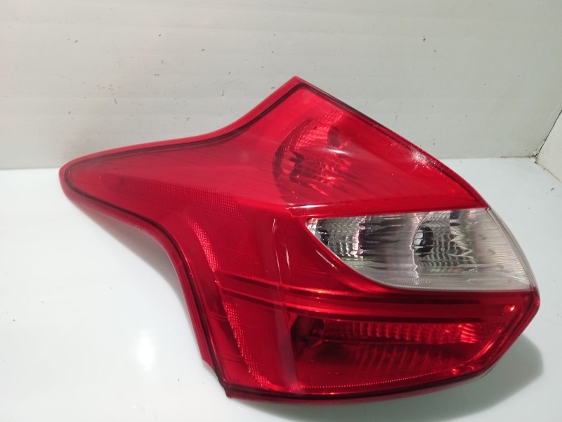 Recambio de piloto trasero izquierdo para ford focus iii 1.6 ti referencia OEM IAM 1825321  