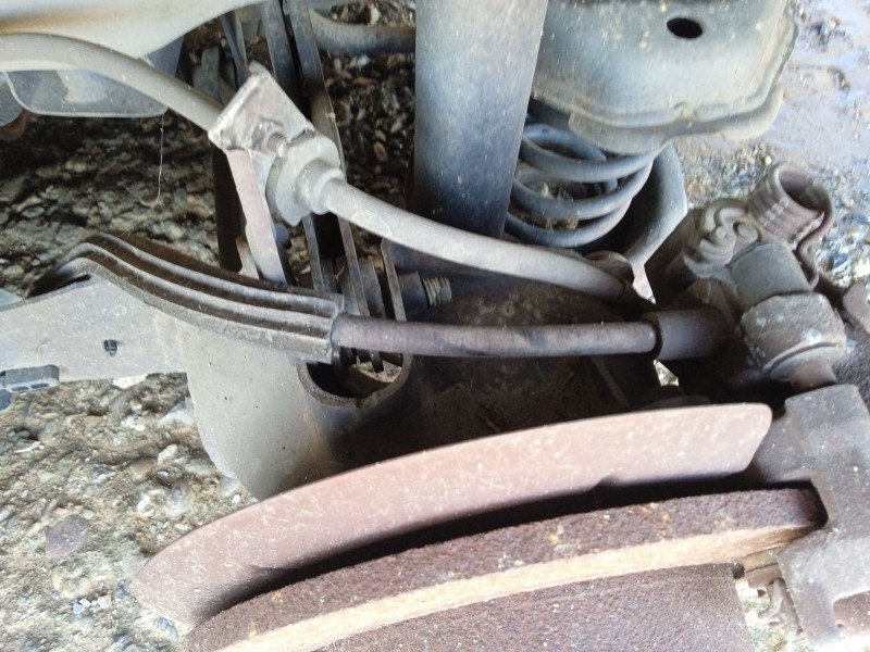 Recambio de mangueta trasera izquierda para ford focus iii 1.6 ti referencia OEM IAM 1780077  