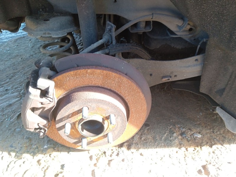 Recambio de mangueta trasera derecha para ford focus iii 1.6 ti referencia OEM IAM 1780076  