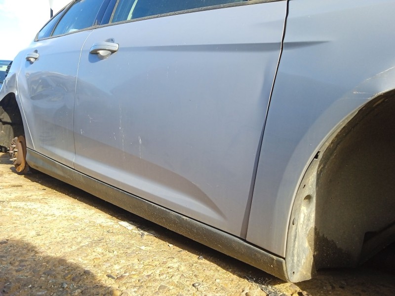 Recambio de moldura para ford focus iii 1.6 ti referencia OEM IAM 1882855  