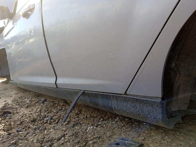 Recambio de moldura para ford focus iii 1.6 ti referencia OEM IAM 1882856  