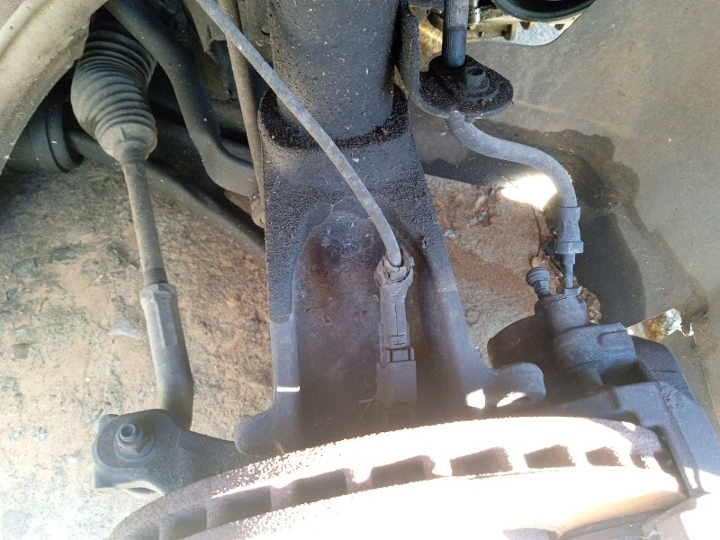 Recambio de mangueta delantera derecha para ford focus iii 1.6 ti referencia OEM IAM 1882874  