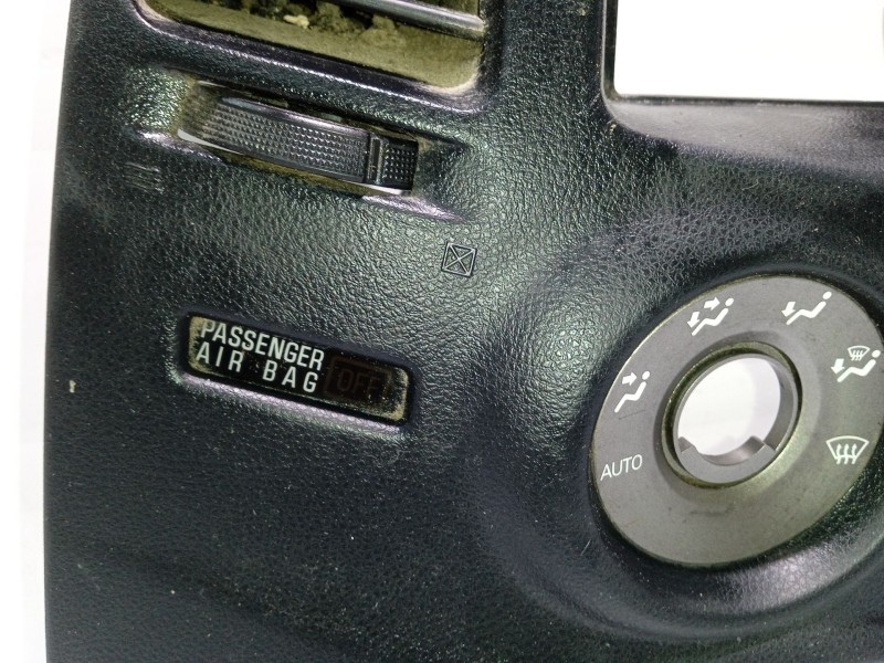 Recambio de moldura para mitsubishi grandis (na_w) 2.0 di-d (na8w) referencia OEM IAM MN157315  