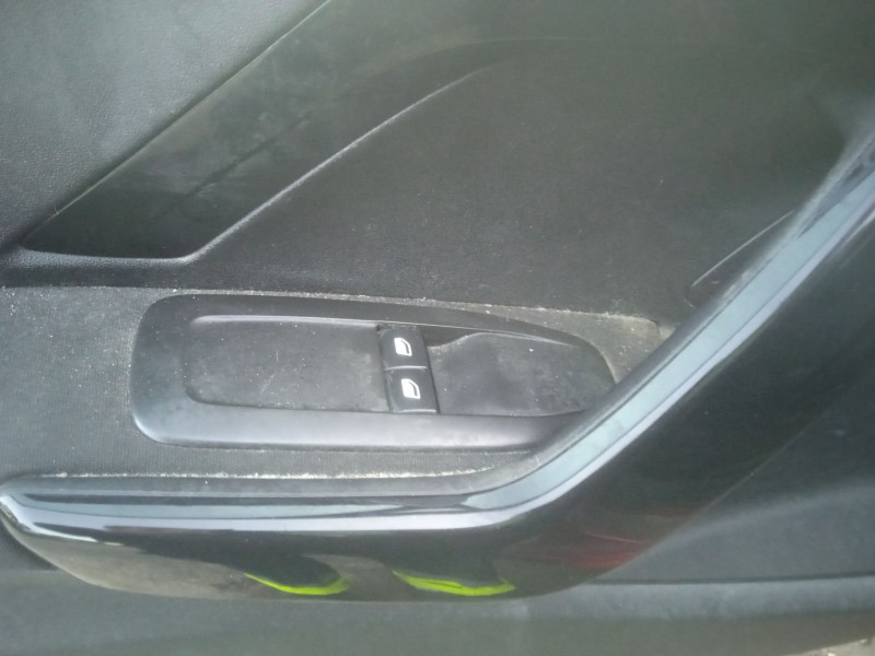 peugeot 208 i (ca_, cc_) del año 2015