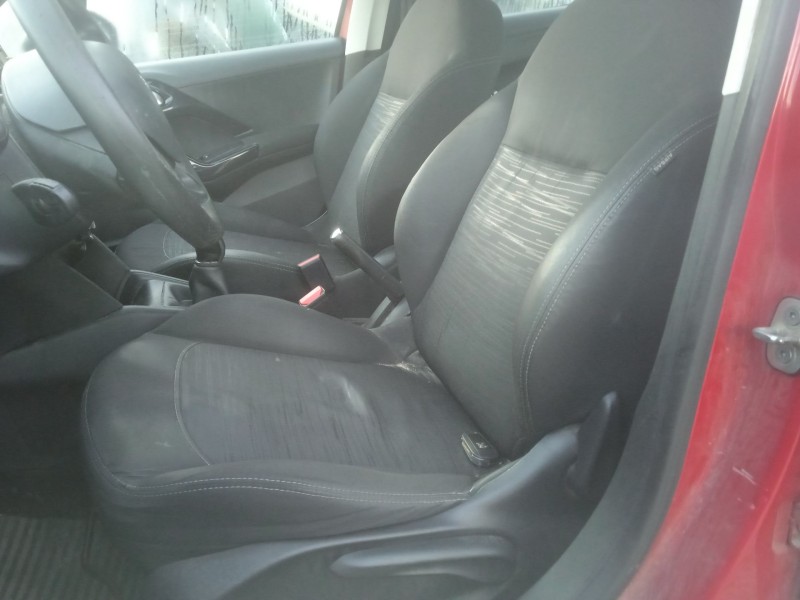 peugeot 208 i (ca_, cc_) del año 2015