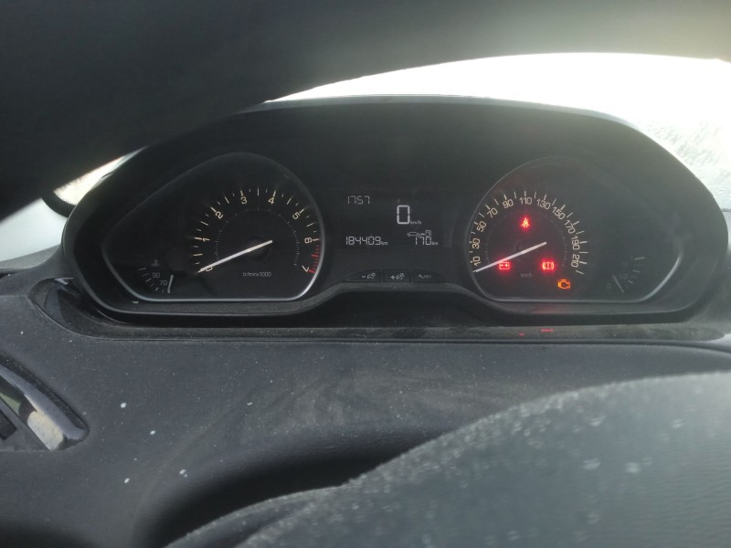 peugeot 208 i (ca_, cc_) del año 2015