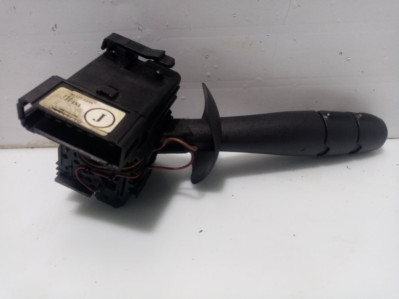 Recambio de mando intermitentes para renault twingo ii (cn0_) 1.5 dci (cn0e) referencia OEM IAM 7701063405  