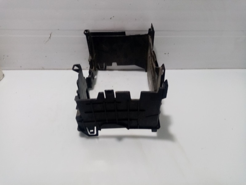 Recambio de moldura para renault twingo ii (cn0_) 1.5 dci (cn0e) referencia OEM IAM 8200654694  