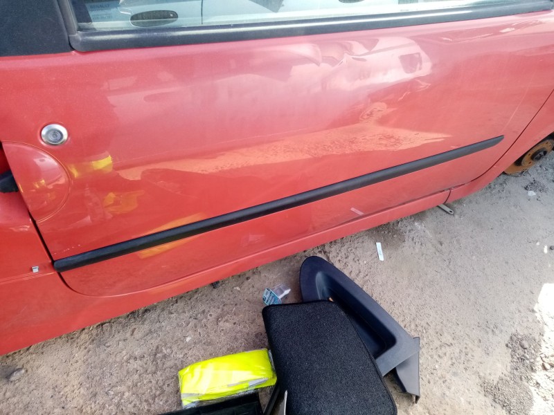 Recambio de moldura para renault twingo ii (cn0_) 1.5 dci (cn0e) referencia OEM IAM   