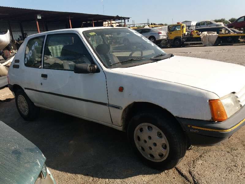 peugeot 205 berlina 1.8 diesel cat   |   0.83 - ... | 1983 | 58 cv / 43 kw del año 1983