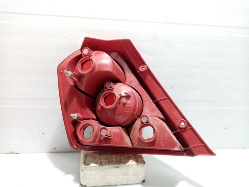 Recambio de piloto trasero derecho para daewoo kalos (klas) 1.2 referencia OEM IAM 96540269  