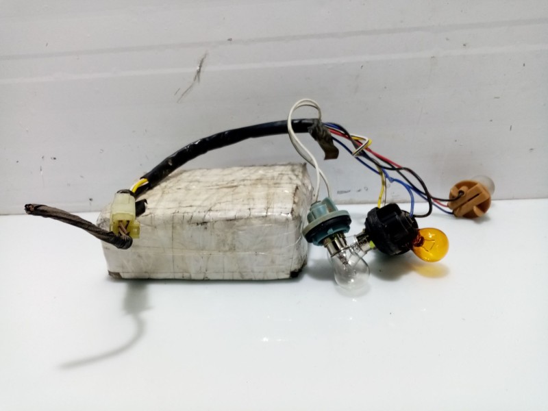 Recambio de portalamparas para daewoo kalos (klas) 1.2 referencia OEM IAM LADOIZQUIERDO  
