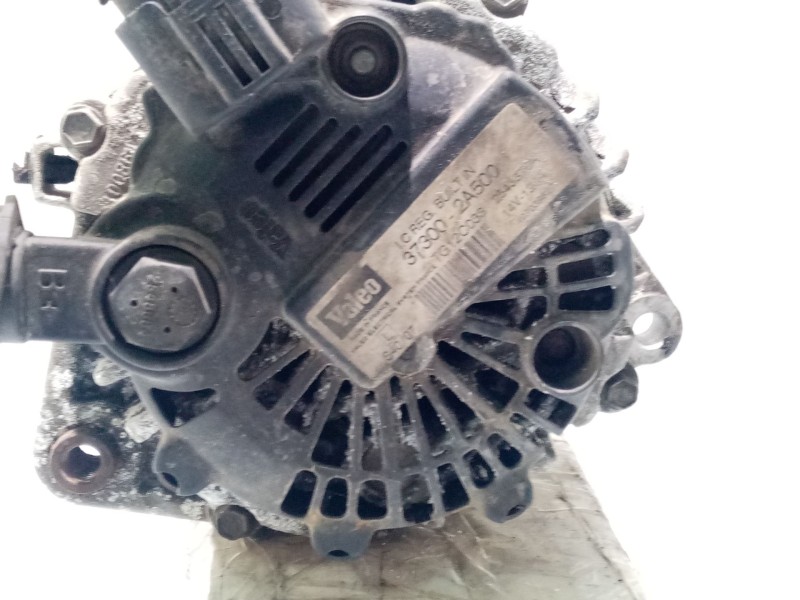 Recambio de alternador para kia cee´d referencia OEM IAM 373002A500  