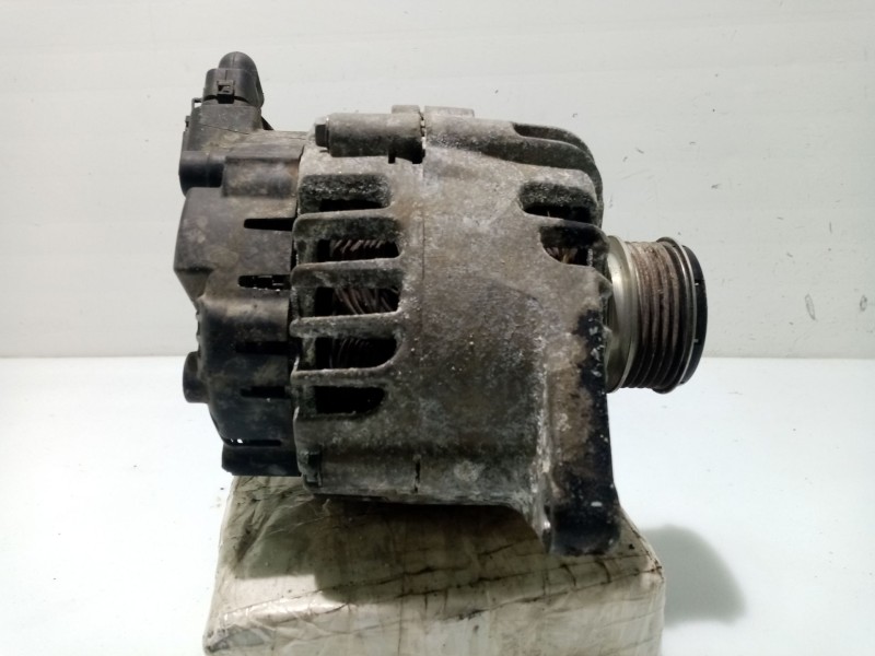 Recambio de alternador para kia cee´d referencia OEM IAM 373002A500  