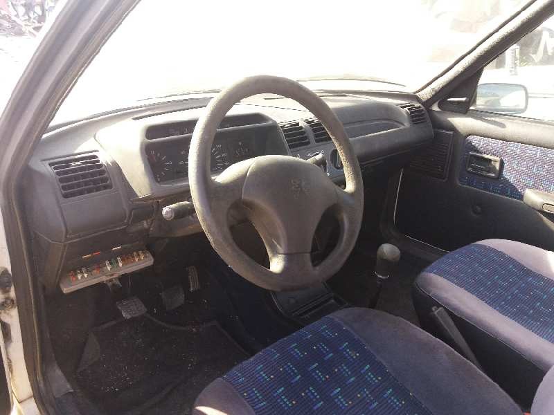 peugeot 205 berlina 1.8 diesel cat   |   0.83 - ... | 1983 | 58 cv / 43 kw del año 1983