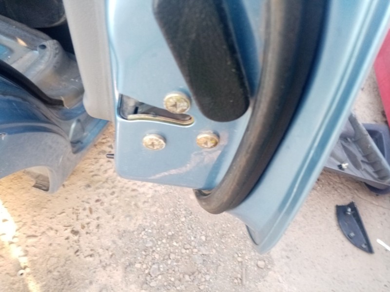 Recambio de cerradura puerta trasera derecha para daewoo kalos (klas) 1.2 referencia OEM IAM 96260994  