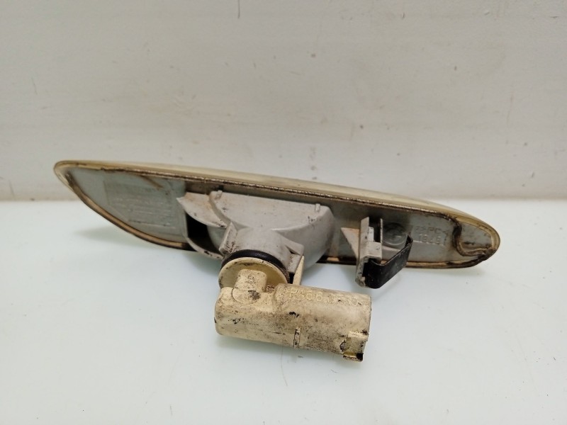 Recambio de piloto lateral izquierdo para bmw 3 (e90) 320 d referencia OEM IAM 63137253326 63136932997 