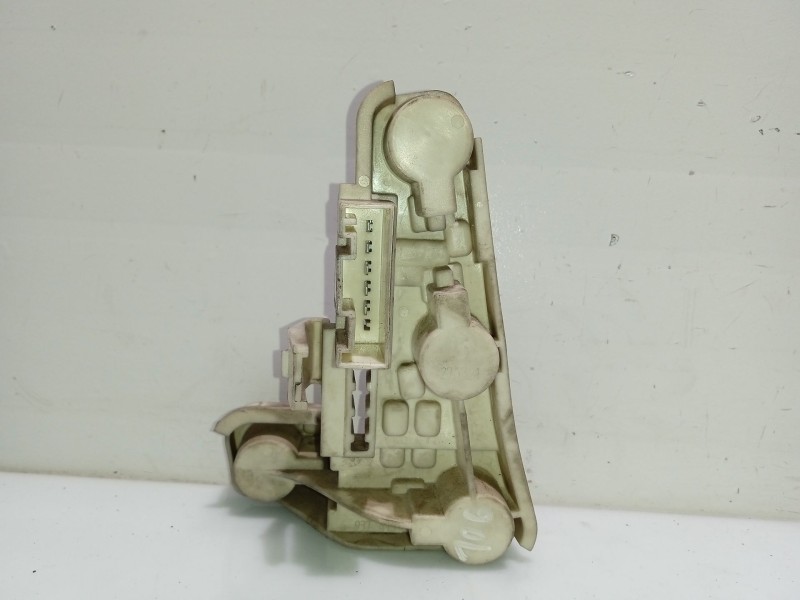 Recambio de portalamparas para bmw 3 (e90) 320 d referencia OEM IAM   