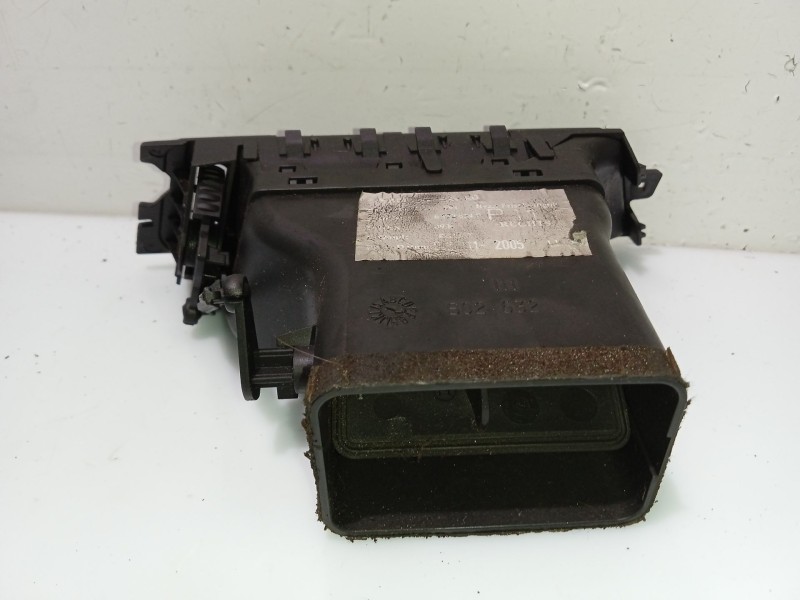 Recambio de rejilla aireadora para bmw 3 (e90) 320 d referencia OEM IAM 64226922634 6422692263407 14482110