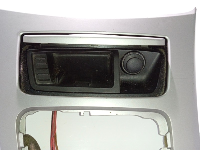 Recambio de moldura para bmw 3 (e90) 320 d referencia OEM IAM 51167129547 51167137484 51167078571