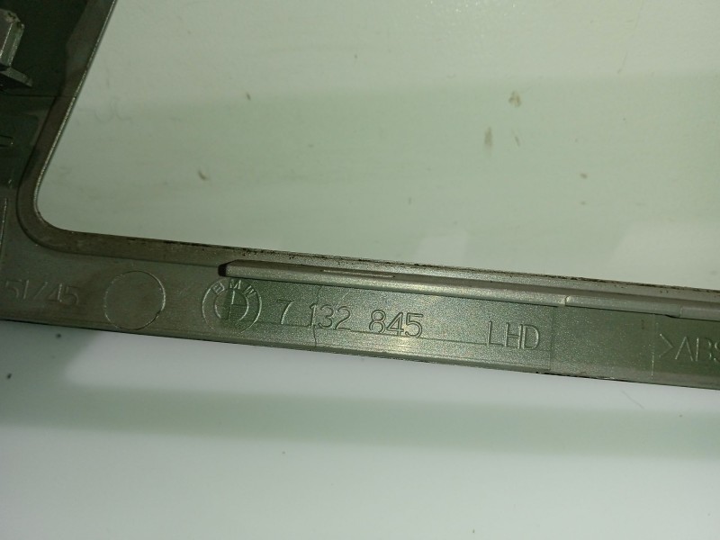 Recambio de moldura para bmw 3 (e90) 320 d referencia OEM IAM 7132845 52850610 