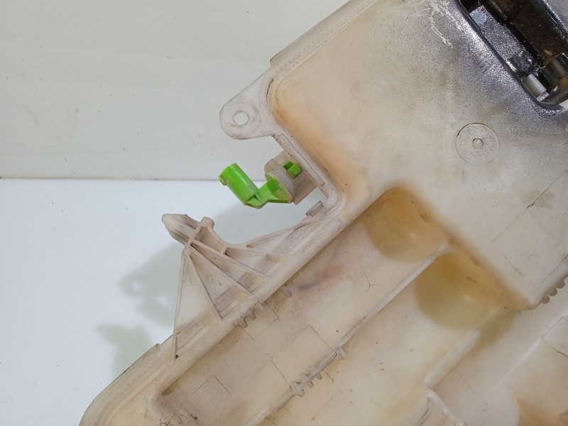 Recambio de deposito limpia para bmw 3 (e90) 320 d referencia OEM IAM 61667068996 6166706899603 712423111