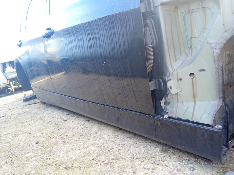 Recambio de faldon lateral para bmw 3 (e90) 320 d referencia OEM IAM 51772147274  