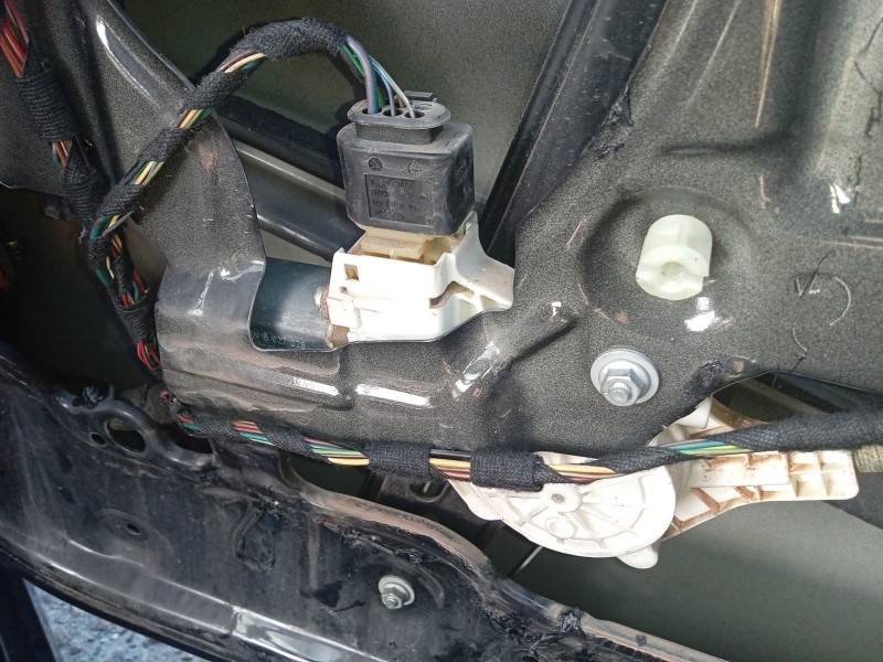 Recambio de motor elevalunas delantero derecho para bmw 3 (e90) 320 d referencia OEM IAM 67626927028  