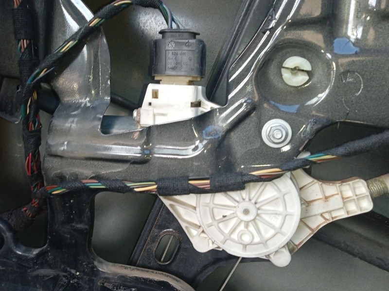 Recambio de motor elevalunas delantero derecho para bmw 3 (e90) 320 d referencia OEM IAM 67626927028  