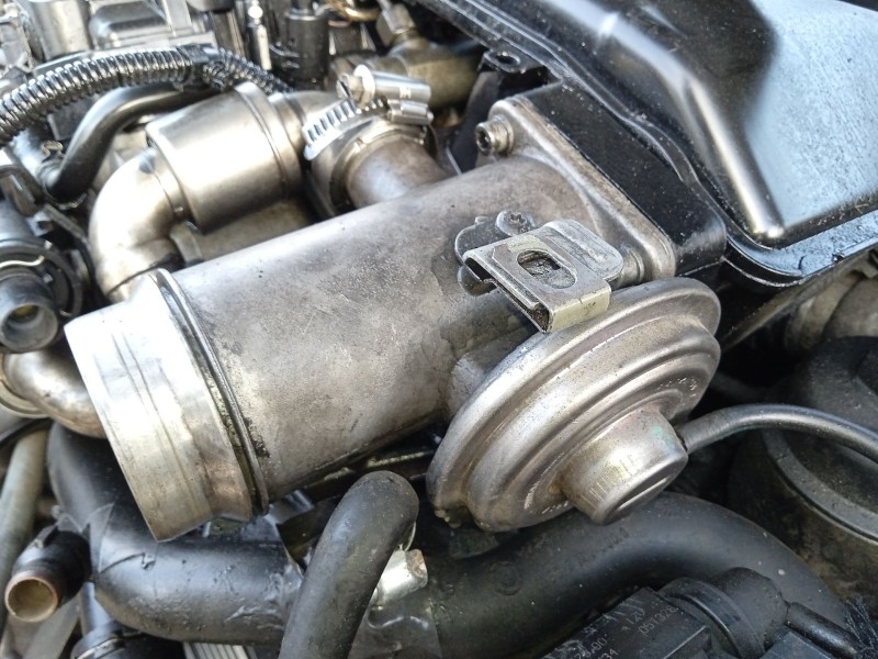 Recambio de valvula egr para bmw 3 (e90) 320 d referencia OEM IAM 11717804381 11718479607 