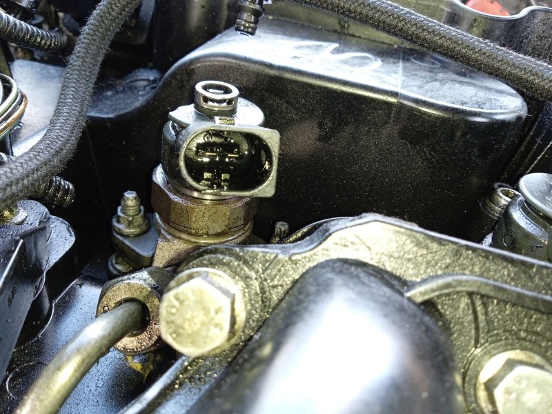 Recambio de inyector para bmw 3 (e90) 320 d referencia OEM IAM 0445110216 7793836 