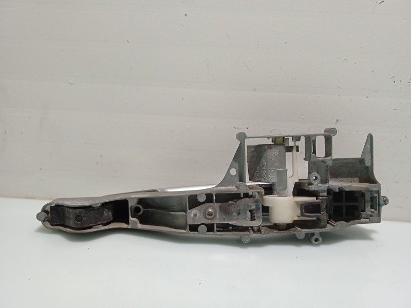 Recambio de maneta exterior delantera derecha para peugeot 308 referencia OEM IAM 9101GF  
