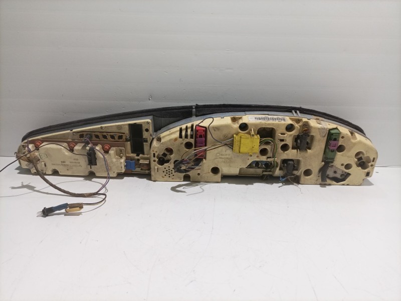 Recambio de cuadro instrumentos para audi s6 (c4) referencia OEM IAM 88311219 88311178 88471390