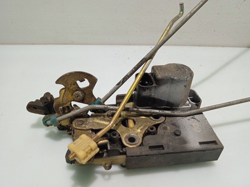 Recambio de cerradura puerta trasera izquierda para chevrolet aveo / kalos hatchback (t200) 1.2 referencia OEM IAM 96260995  