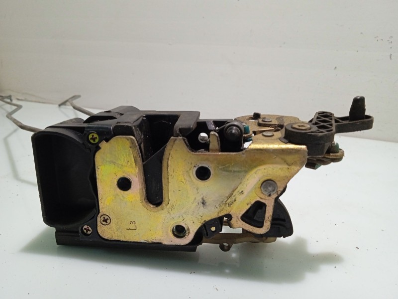 Recambio de cerradura puerta trasera izquierda para chevrolet aveo / kalos hatchback (t200) 1.2 referencia OEM IAM 96260995  