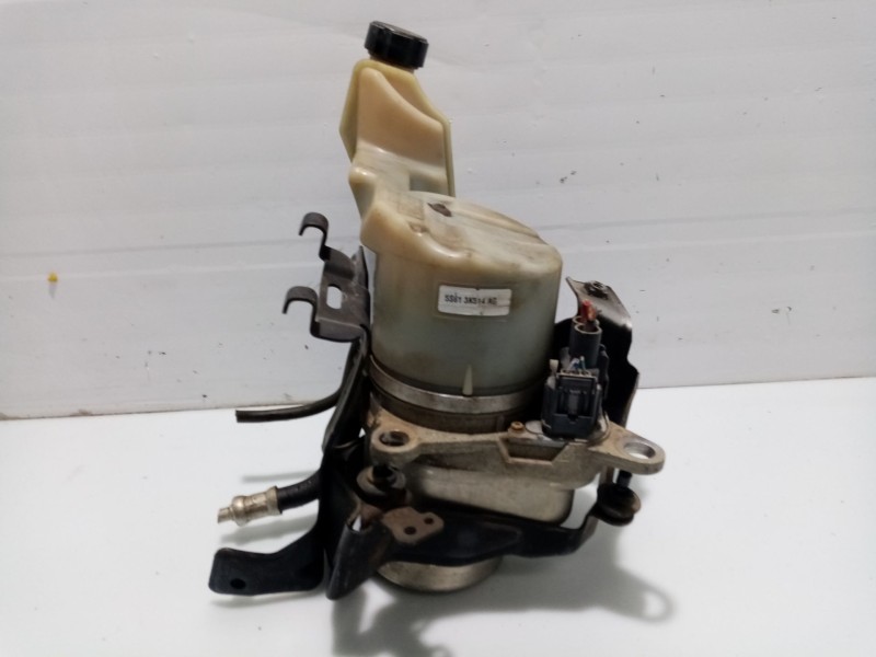 Recambio de bomba direccion para ford fiesta (cbk) 1.6 tdci cat referencia OEM IAM 1364843  