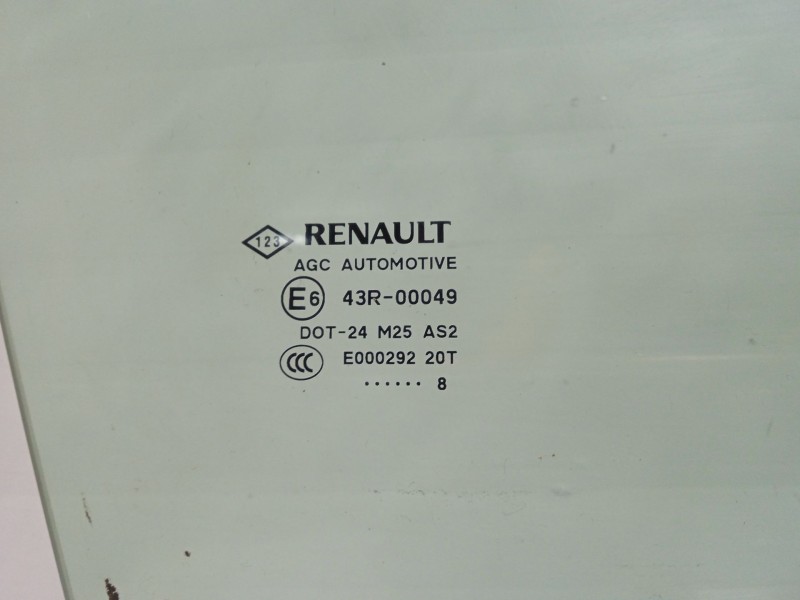Recambio de luna delantera derecha para renault laguna iii referencia OEM IAM 803000001R  