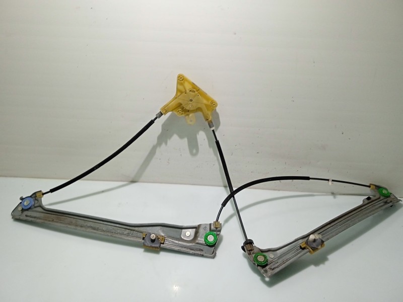 Recambio de elevalunas delantero derecho para renault laguna iii referencia OEM IAM 807000002R  