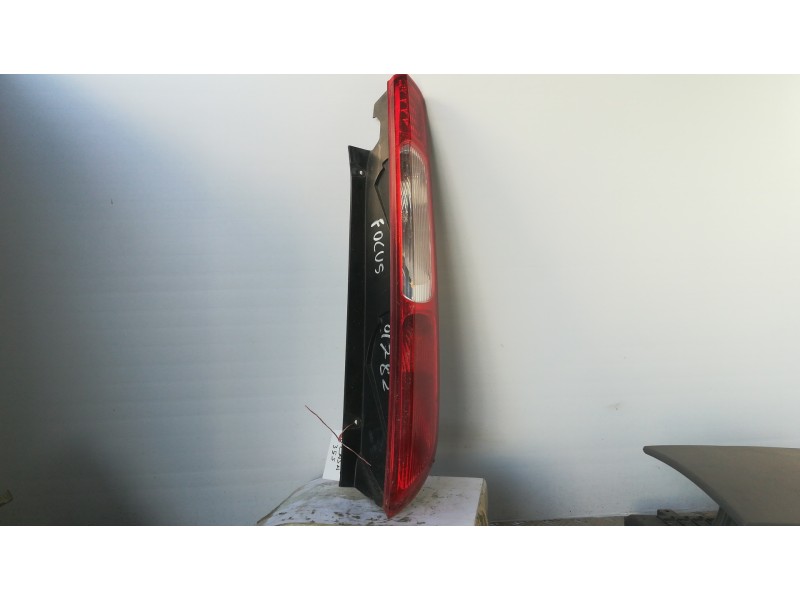 Recambio de piloto trasero derecho para ford focus berlina (cap) trend   |   08.04 - 12.07 | 2004 - 2007 | 101 cv / 74 kw refere Recambio de piloto trasero derecho para ford focus berlina (cap) trend   |   08.04 - 12.07 | 2004 - 2007 | 101 cv / 74 kw refere