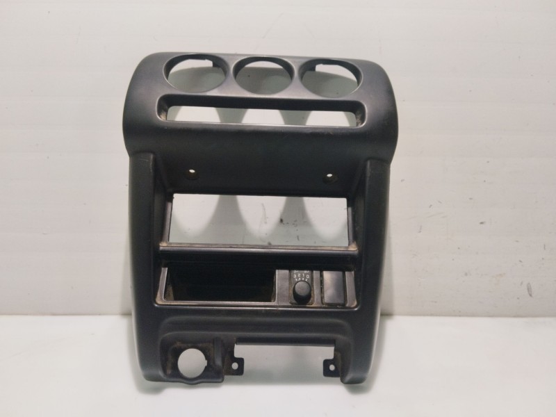 Recambio de moldura para nissan micra ii (k11) 1.3 i 16v referencia OEM IAM 682606f600  