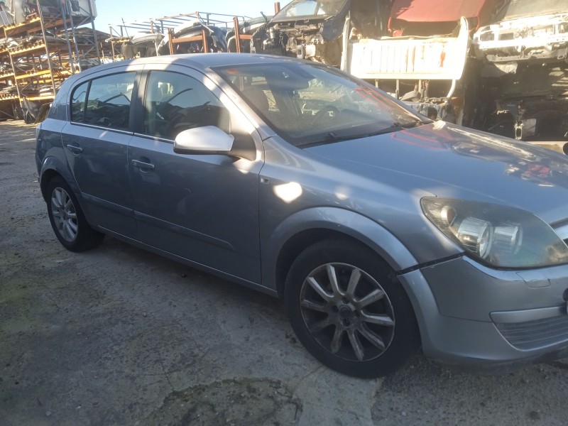 opel astra h (a04) del año 2004