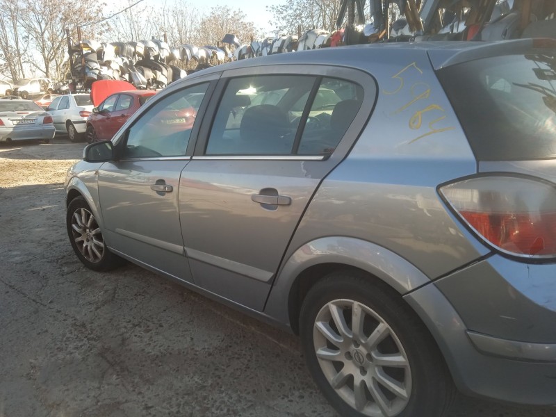 opel astra h (a04) del año 2004