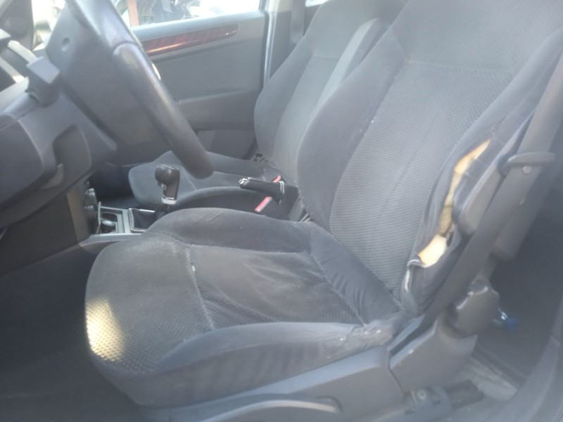 opel astra h (a04) del año 2004