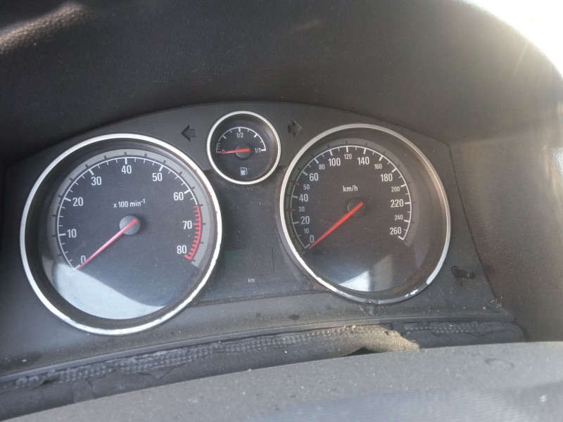 opel astra h (a04) del año 2004