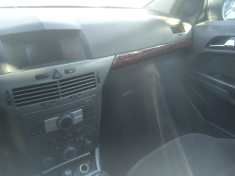 opel astra h (a04) del año 2004
