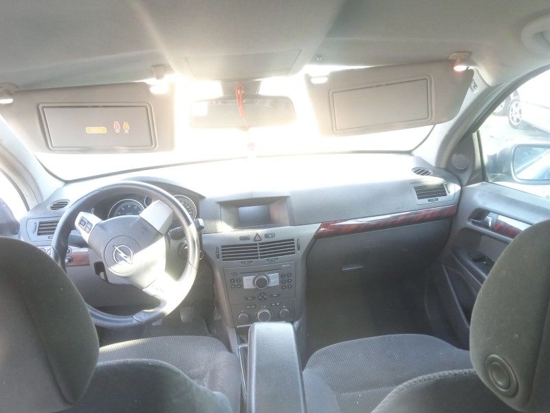 opel astra h (a04) del año 2004