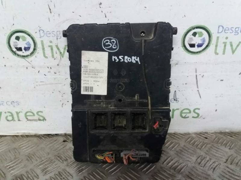 Recambio de caja reles / fusibles para renault megane i classic (la0)    |   0.96 - 0.01 | 1996 - 2001 referencia OEM IAM 820030